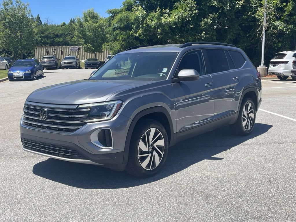 Certified 2025 Volkswagen Atlas SE FWD image 3