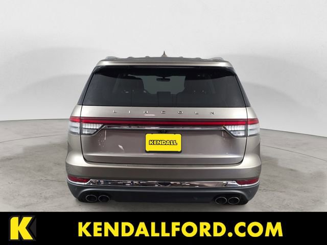 Used 2020 Lincoln Aviator Reserve w/ Equipment Group 201A image 4