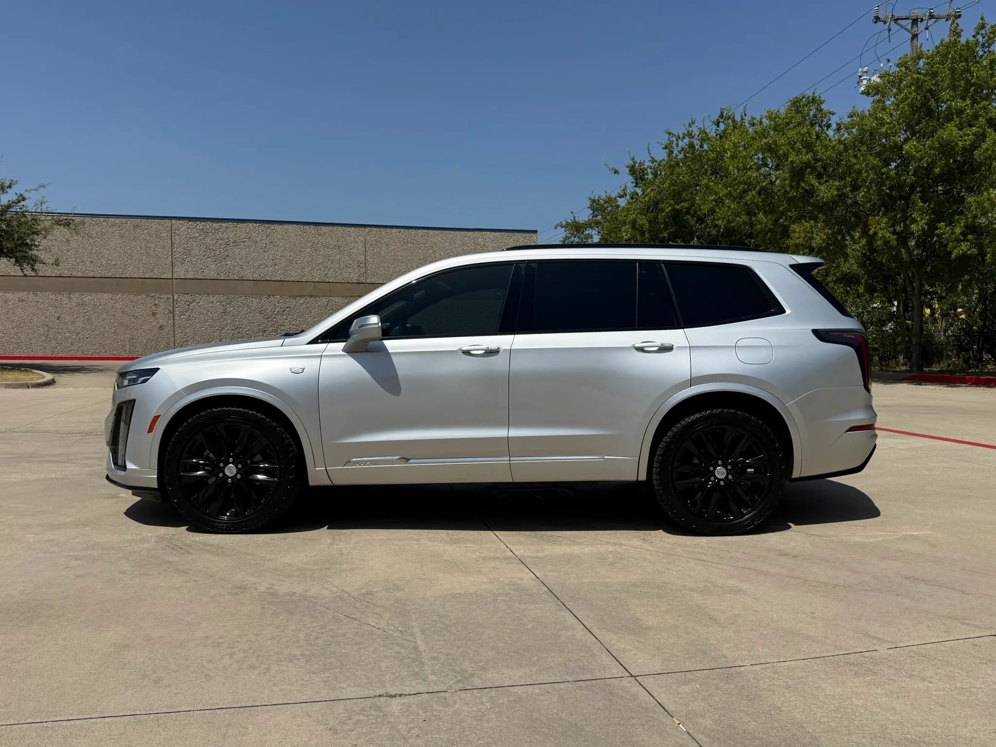 Used 2020 Cadillac XT6 Sport AWD/4WD image 3