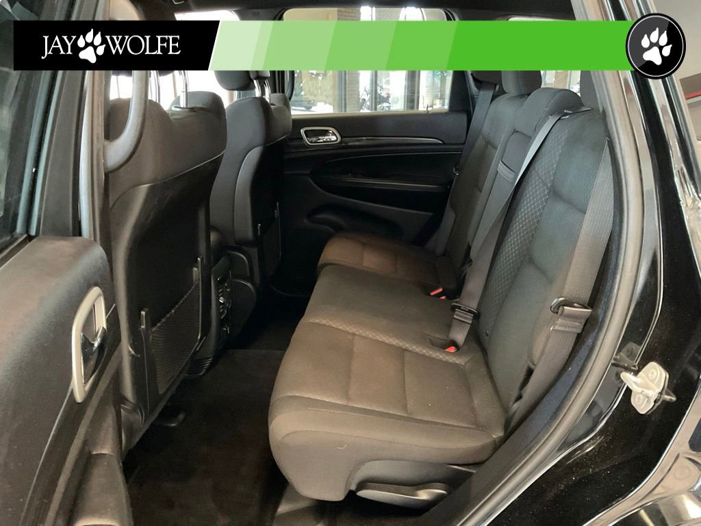 Used 2019 Jeep Grand Cherokee Laredo w/ Security & Convenience Group AWD/4WD image 20