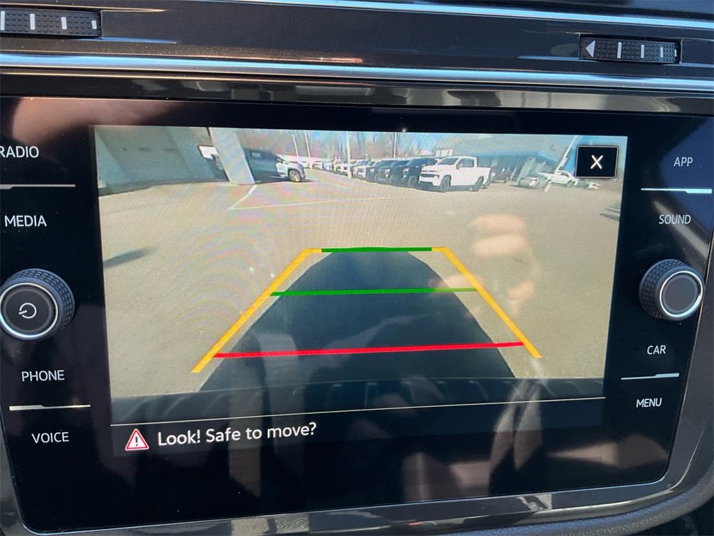 Used 2023 Volkswagen Tiguan SE R-Line image 20