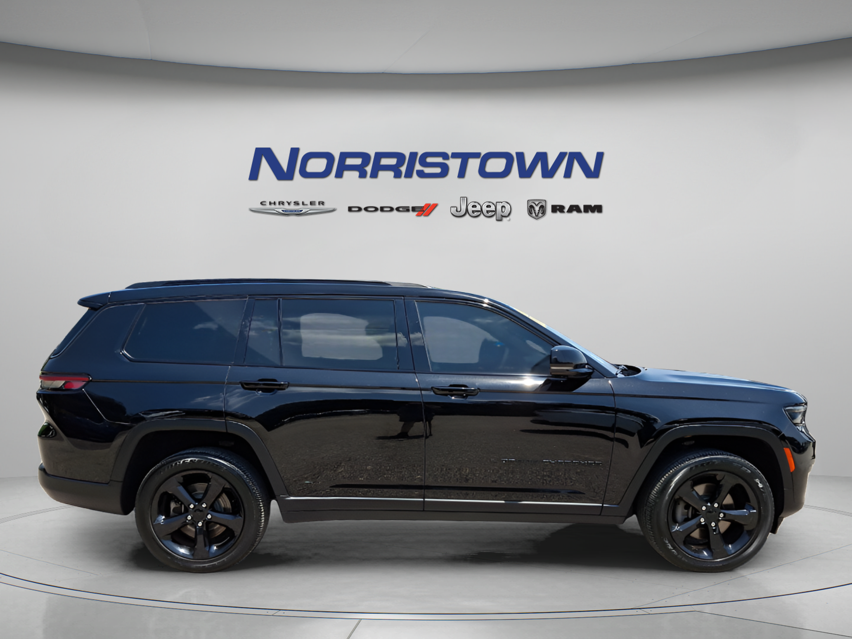 Certified 2023 Jeep Grand Cherokee L Laredo AWD/4WD image 7