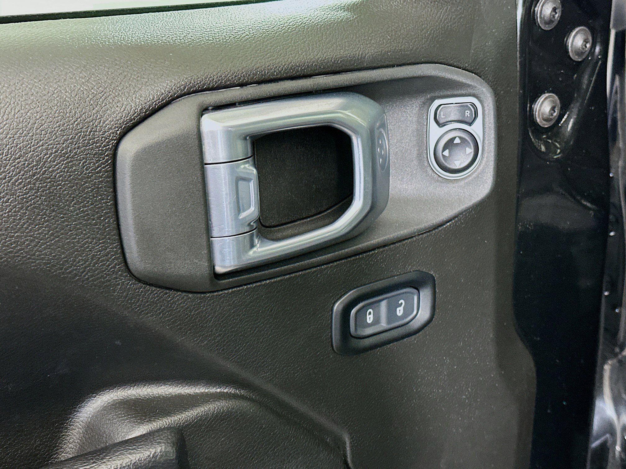 Used 2024 Jeep Wrangler Sport S image 15