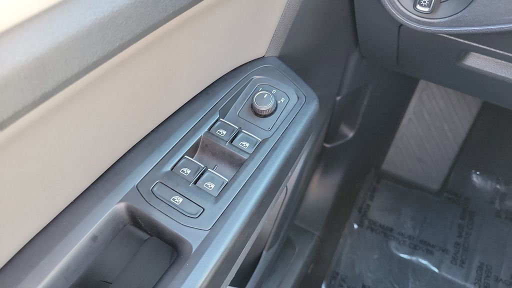 Used 2021 Volkswagen Atlas Cross Sport S image 25