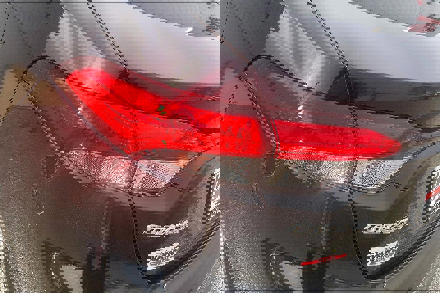 Used 2023 Toyota Corolla LE w/ Carpet Mat Package (TMS) image 33