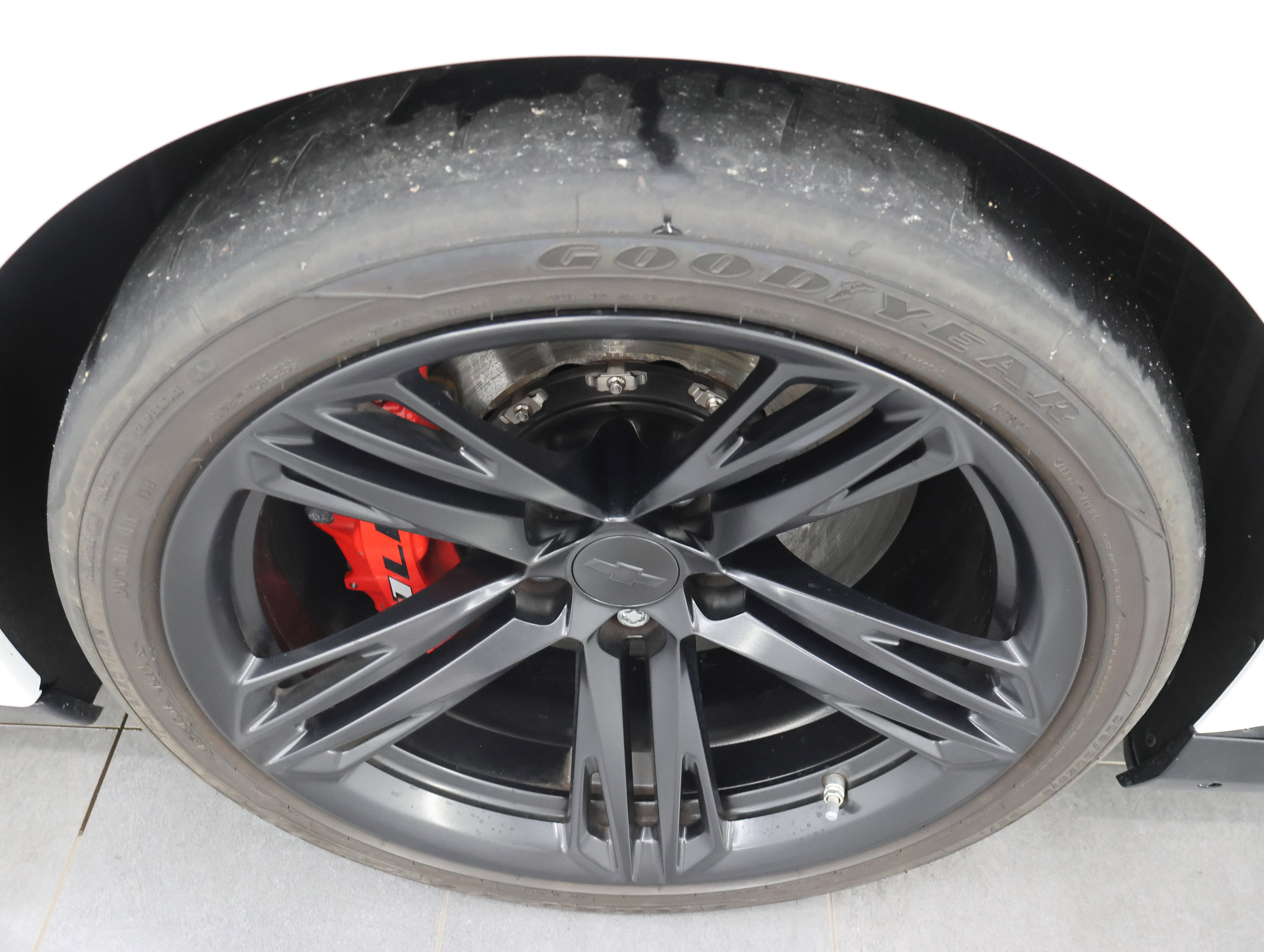 Used 2019 Chevrolet Camaro ZL1 RWD image 3