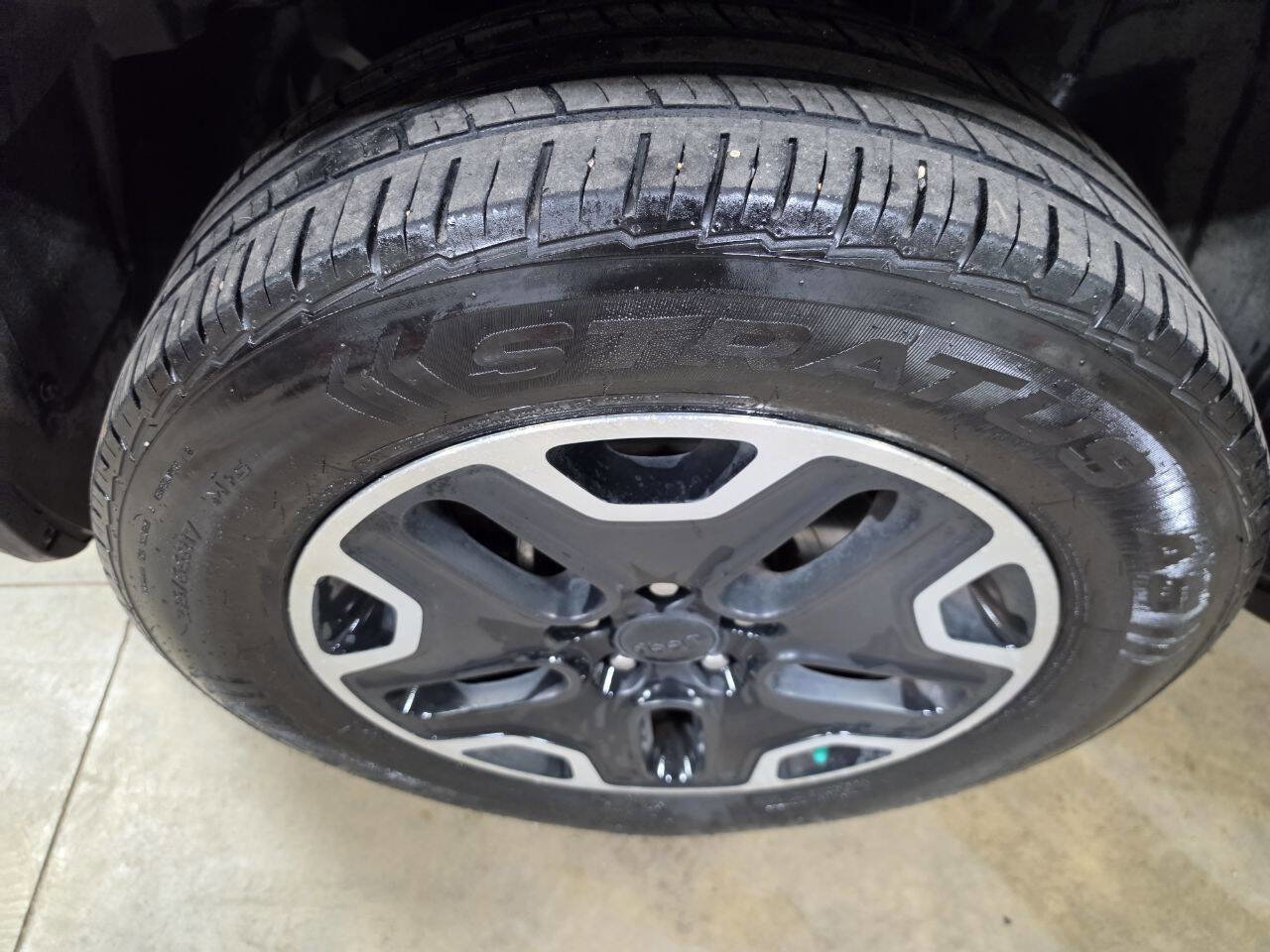 Used 2016 Jeep Renegade Trailhawk AWD/4WD image 14