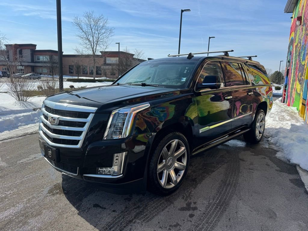 Used 2019 Cadillac Escalade ESV Premium Luxury image 6