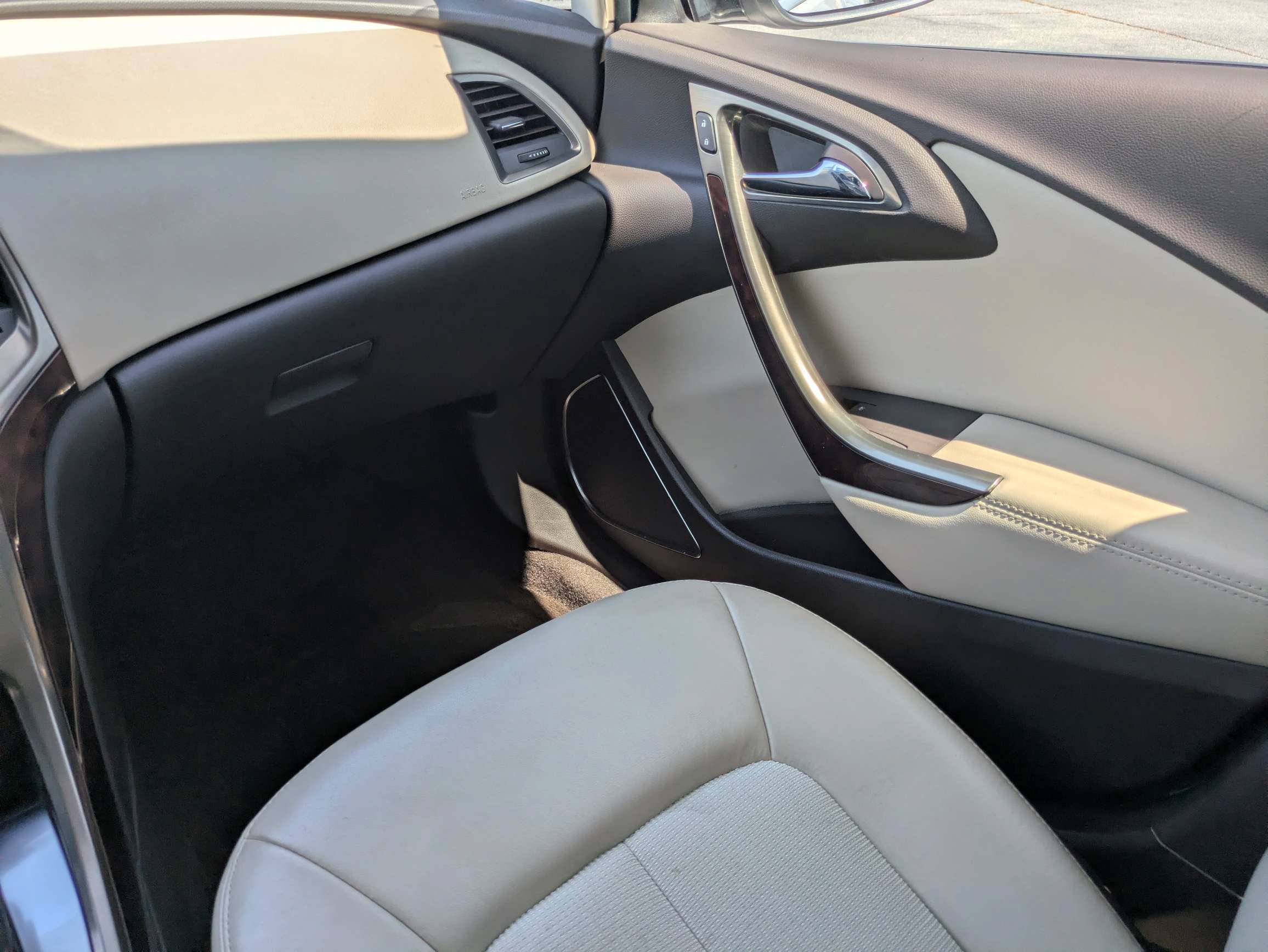 Used 2017 Buick Verano Sport Touring FWD image 9