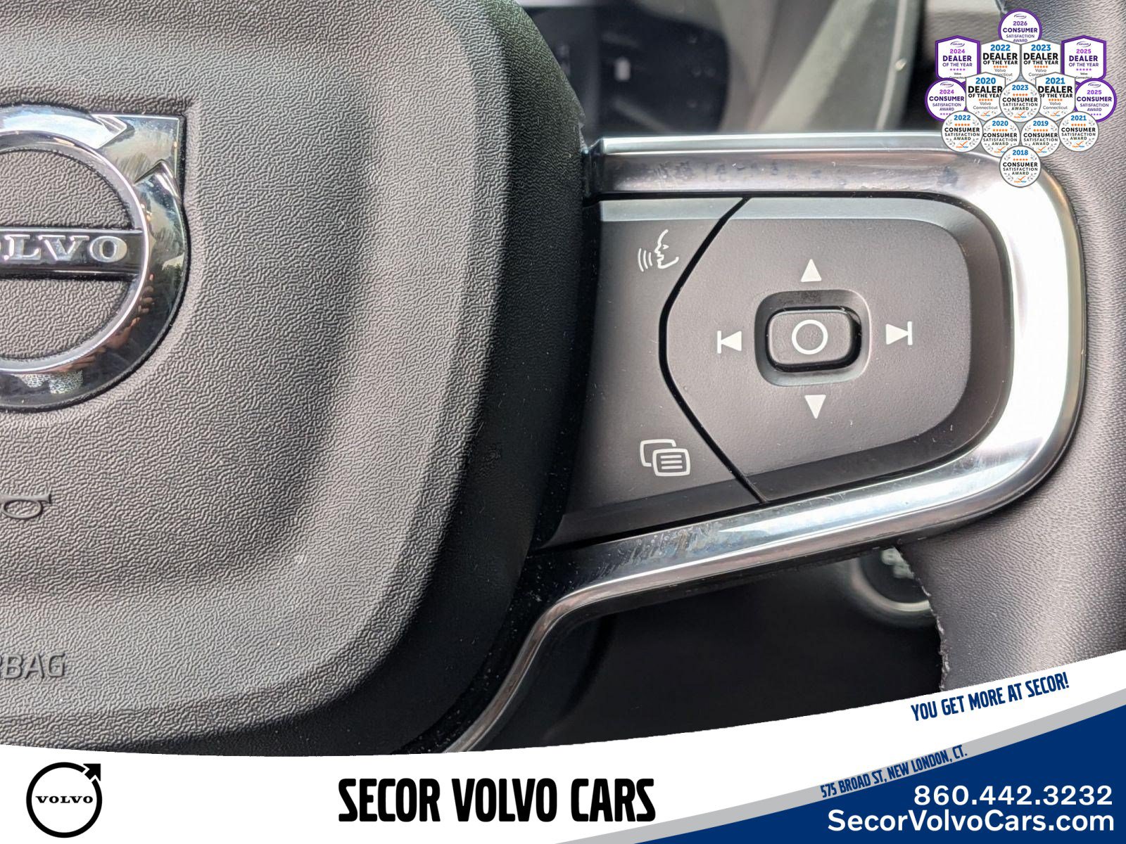 Used 2024 Volvo XC40 B5 Plus w/ Protection Package Premier AWD/4WD image 21