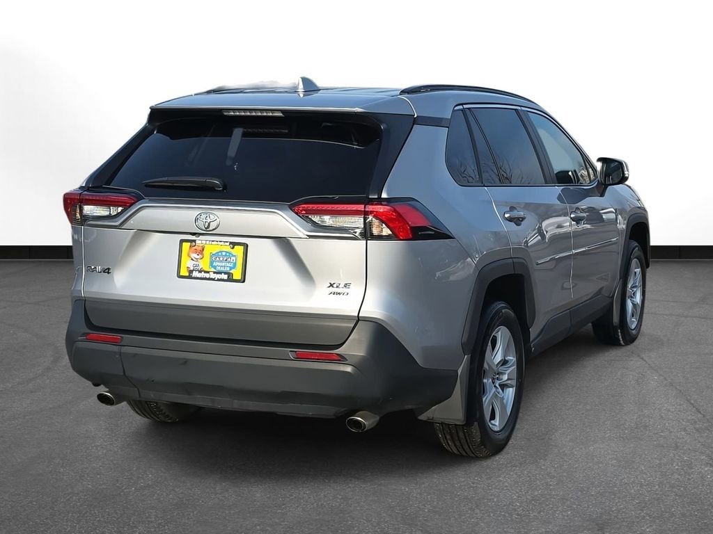 Used 2021 Toyota RAV4 XLE image 5