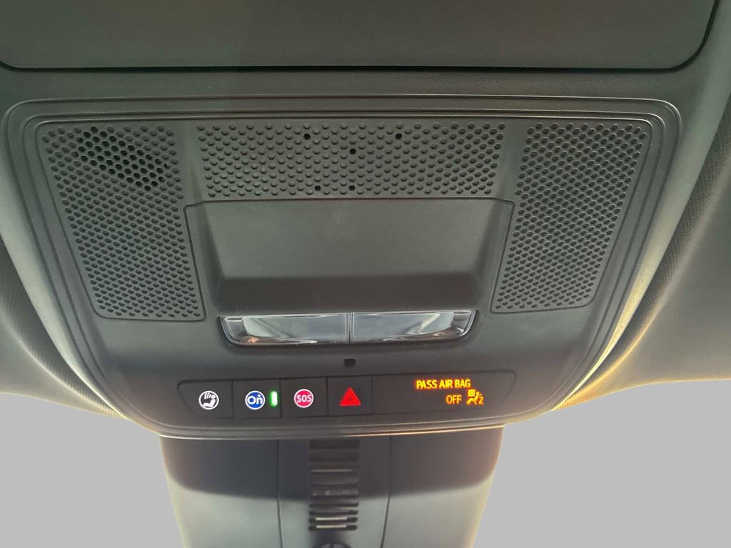 Used 2025 GMC Acadia Elevation image 41