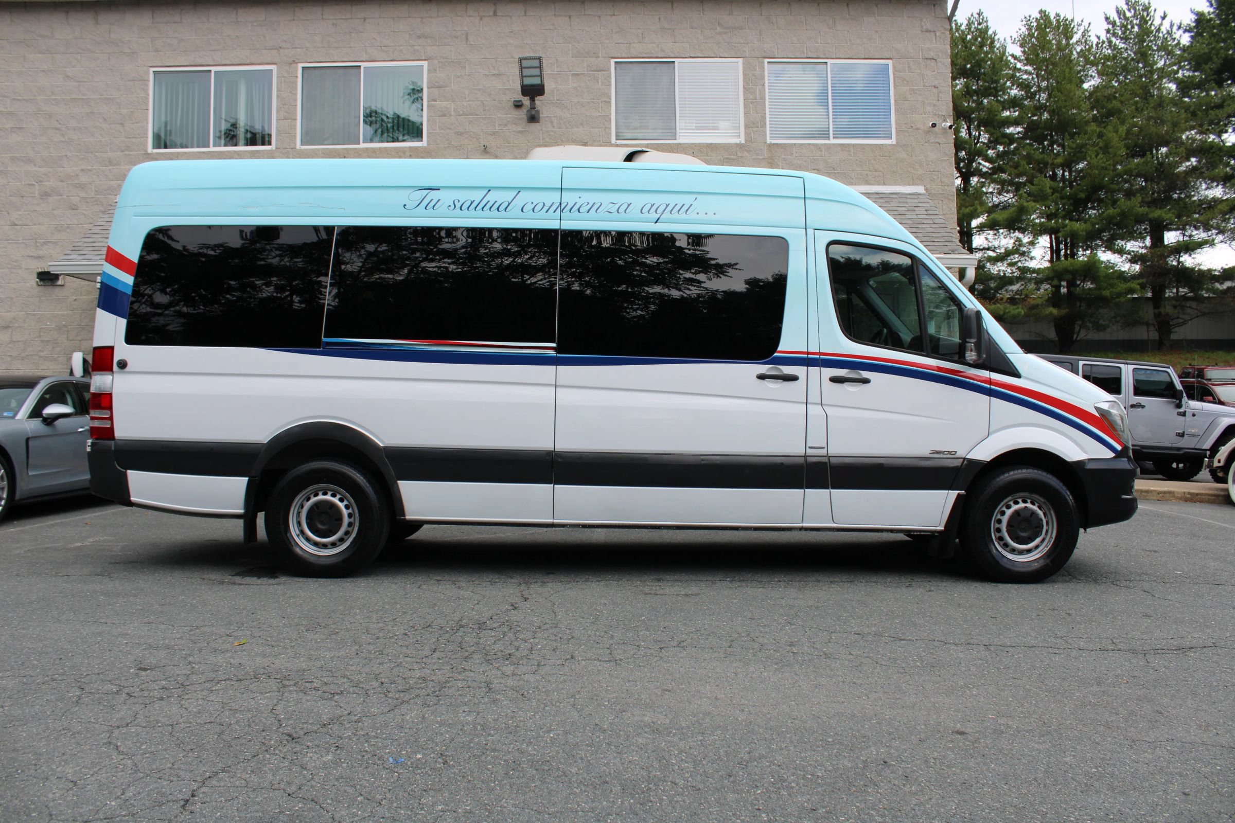 Used 2016 Mercedes-Benz Sprinter 2500 image 25