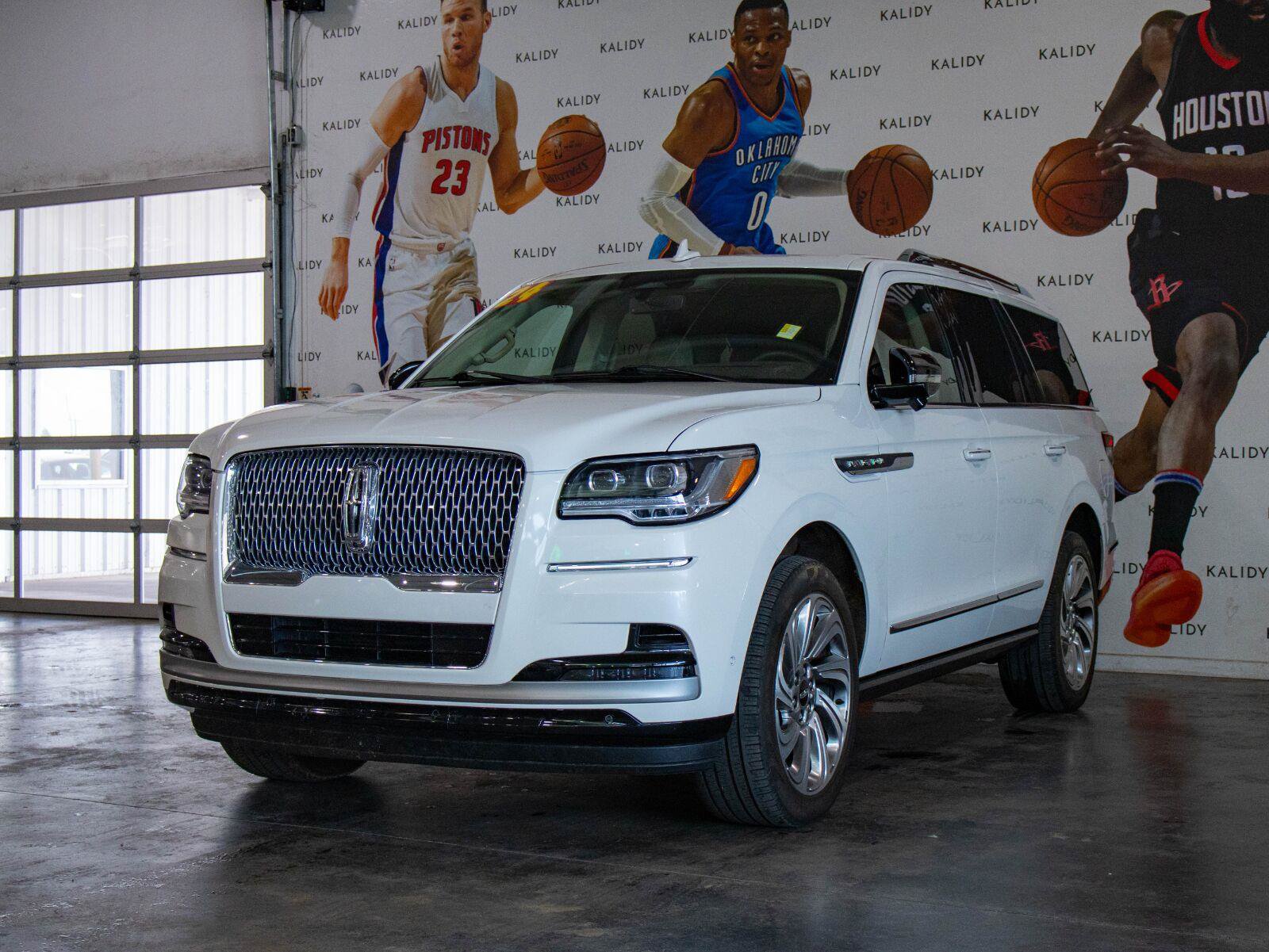 Used 2024 Lincoln Navigator Reserve AWD/4WD image 22