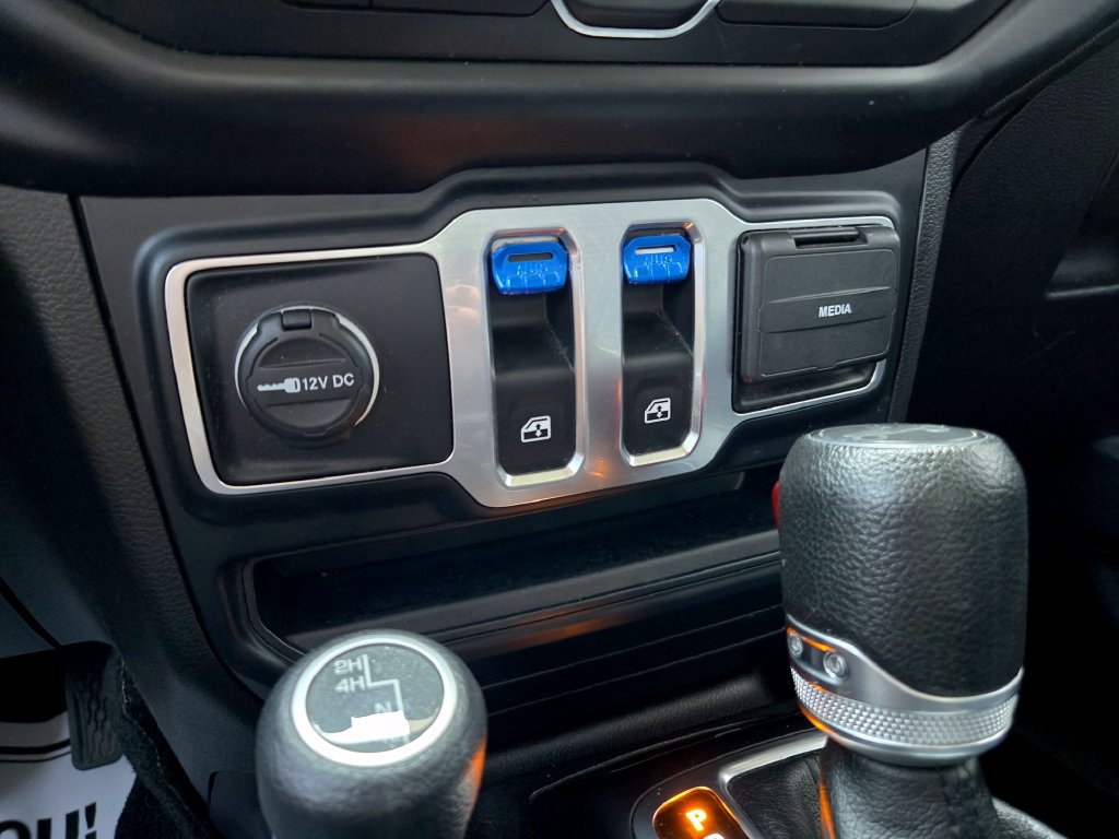 Used 2019 Jeep Wrangler Sport AWD/4WD image 28