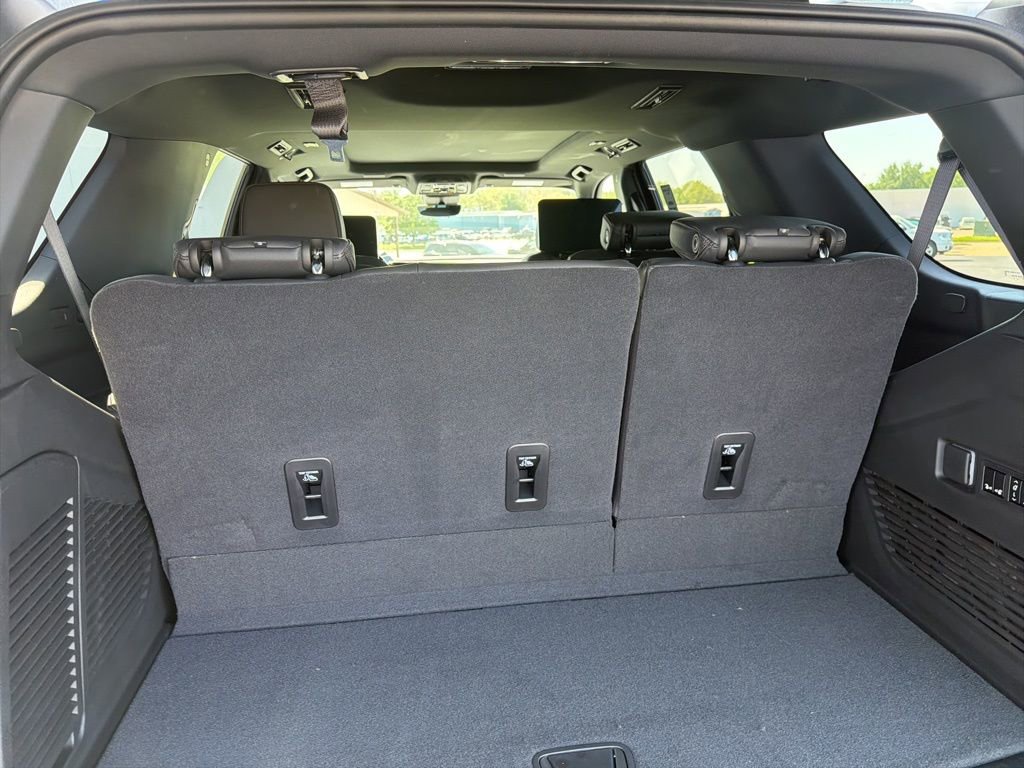 New 2026 Chevrolet Tahoe High Country AWD/4WD image 15