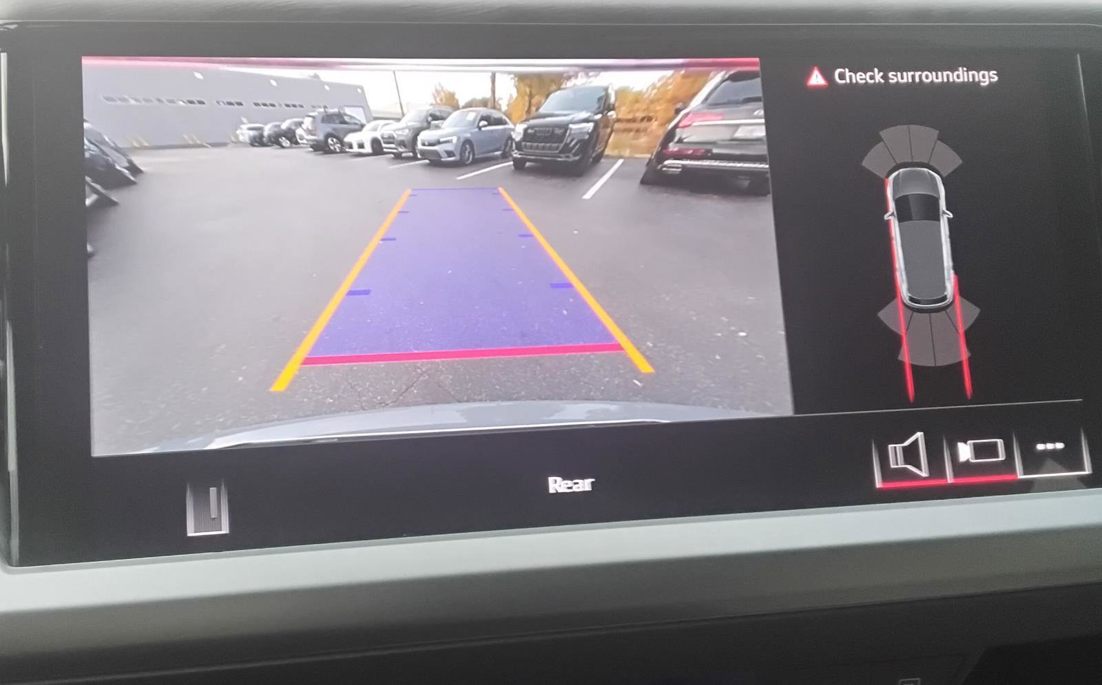 Used 2025 Audi Q4 e-tron Premium image 28