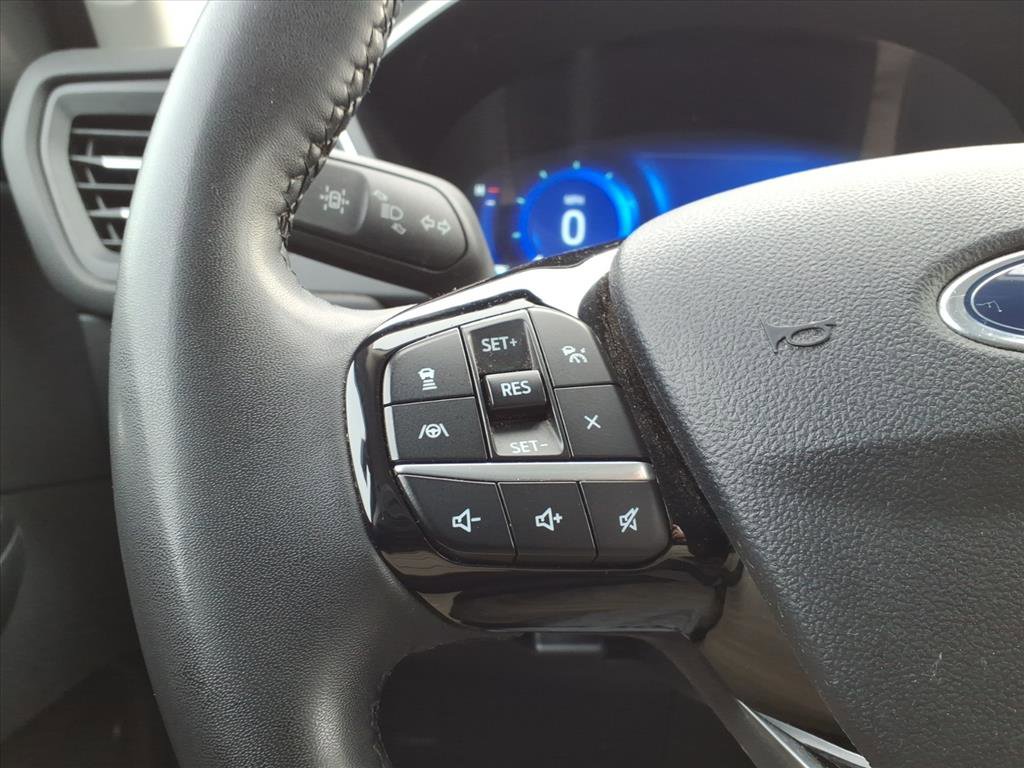 Certified 2022 Ford Escape Titanium image 16