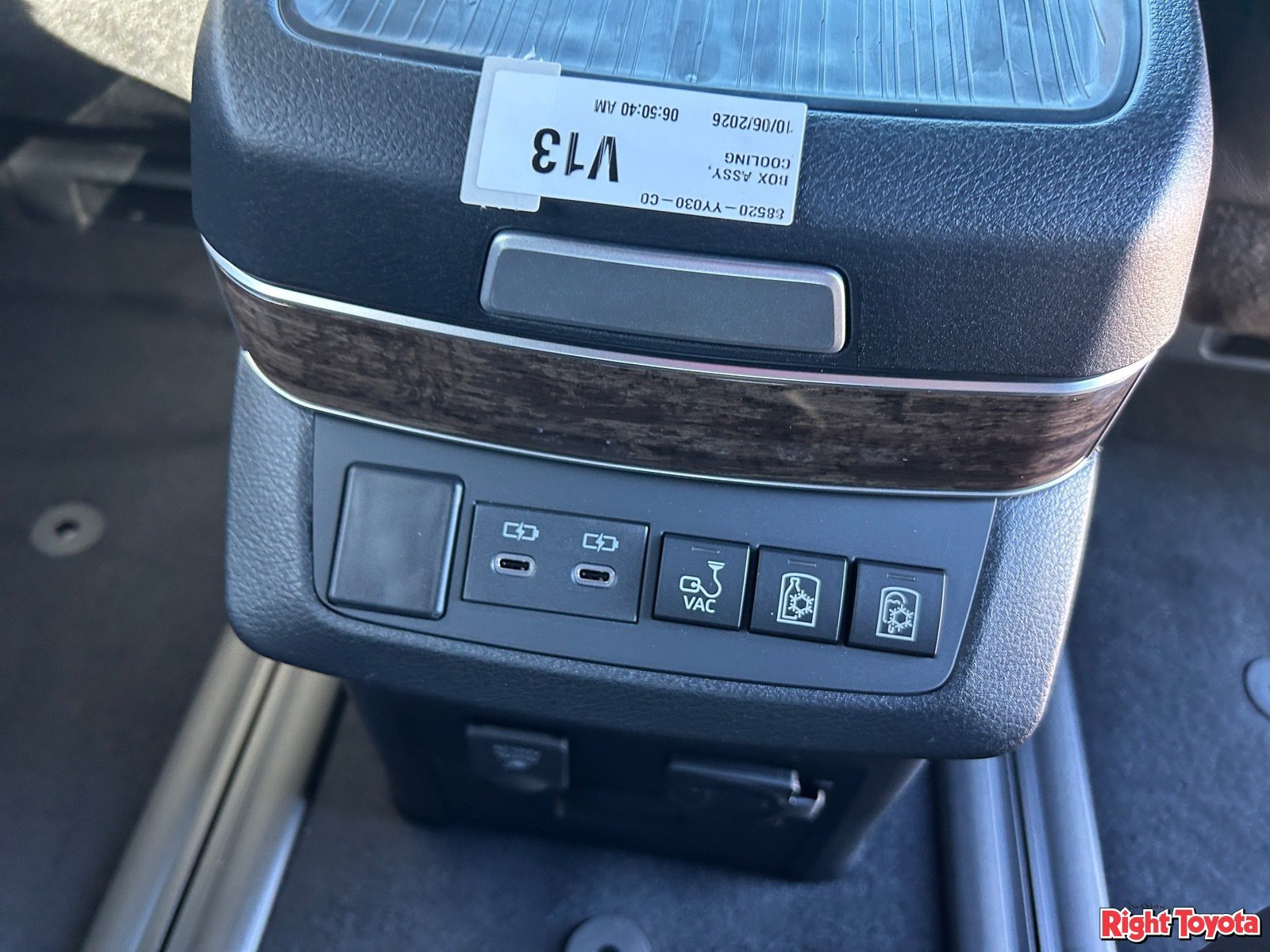 New 2026 Toyota Sienna Platinum AWD/4WD image 17