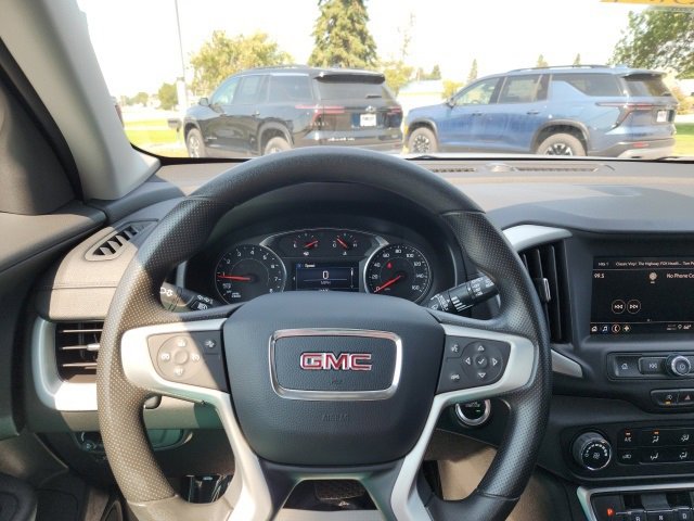 Used 2024 GMC Terrain SLE image 26