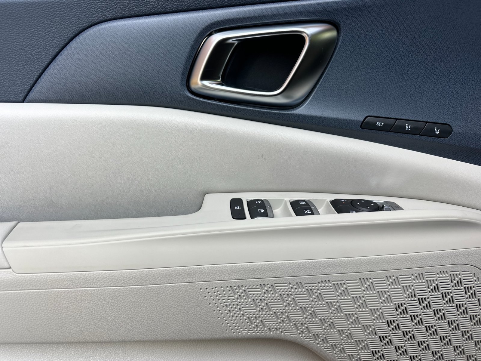 New 2026 Kia Carnival EX FWD image 11