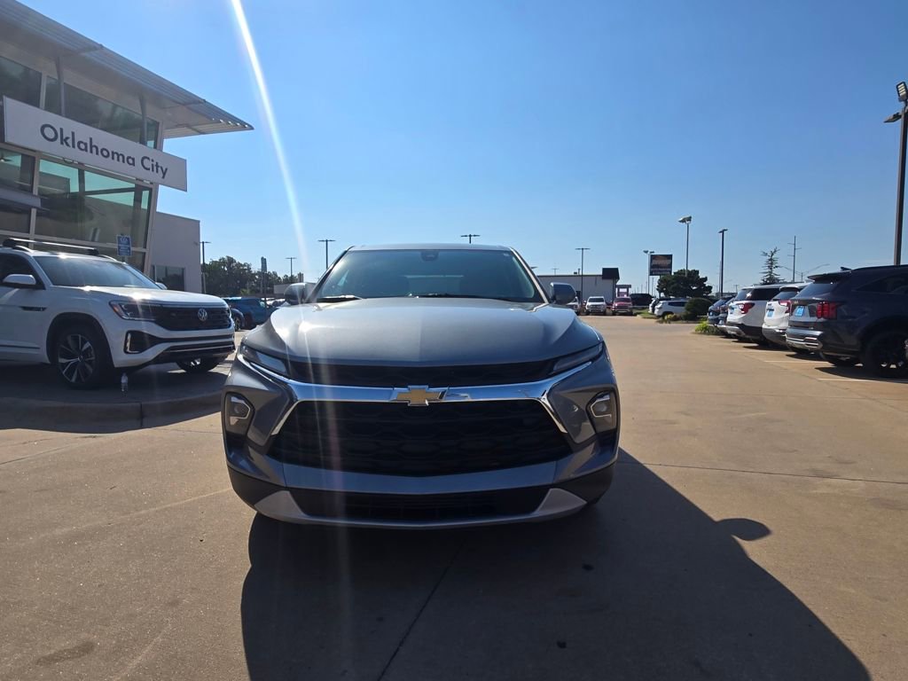 Used 2024 Chevrolet Blazer LT image 2