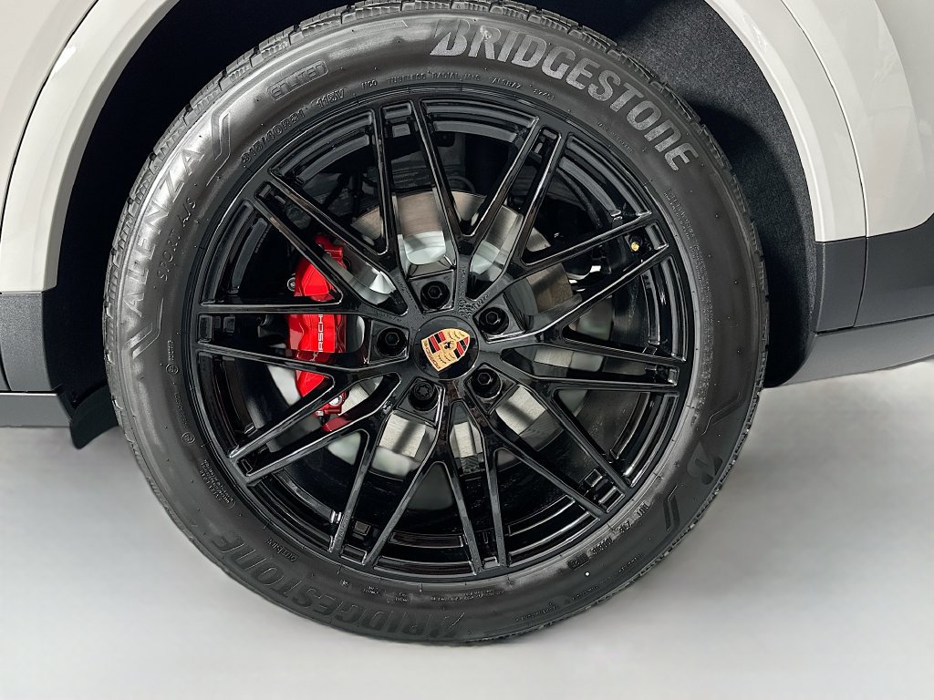 New 2026 Porsche Cayenne S AWD/4WD image 33