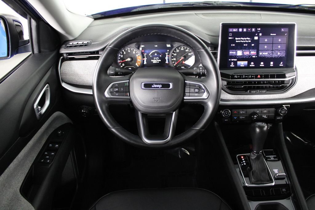 Used 2022 Jeep Compass Latitude AWD/4WD image 6