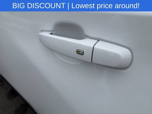 Used 2023 Chevrolet Traverse LT AWD/4WD image 17