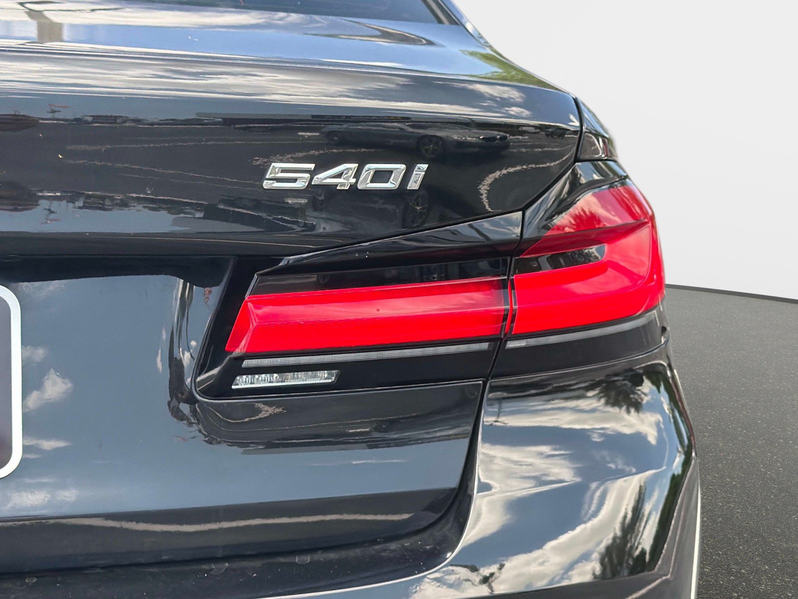 Used 2023 BMW 540i xDrive w/ Premium Package AWD/4WD image 17
