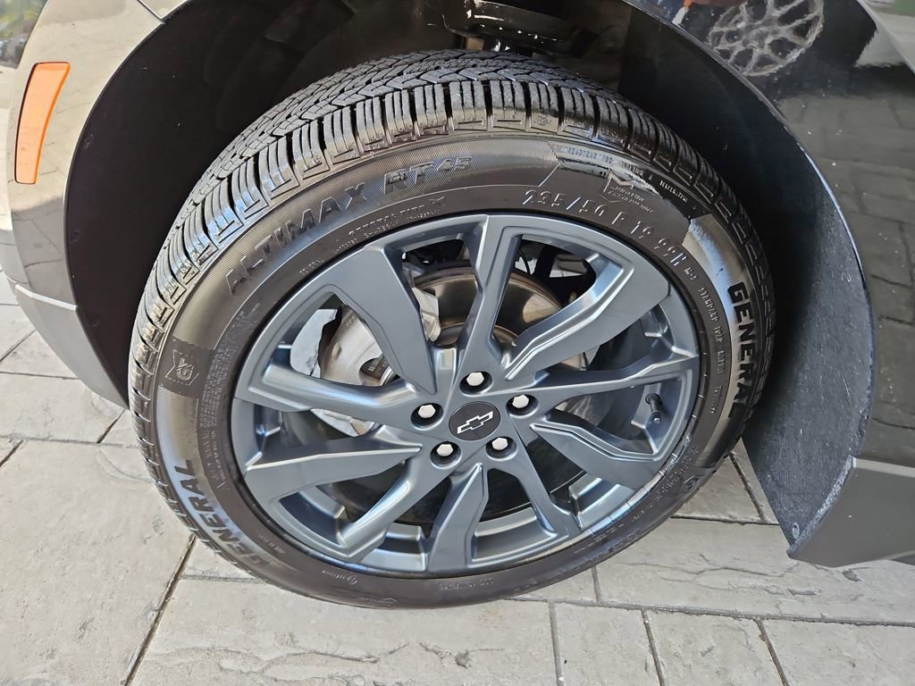 Used 2022 Chevrolet Equinox RS w/ RS Leather Package image 36