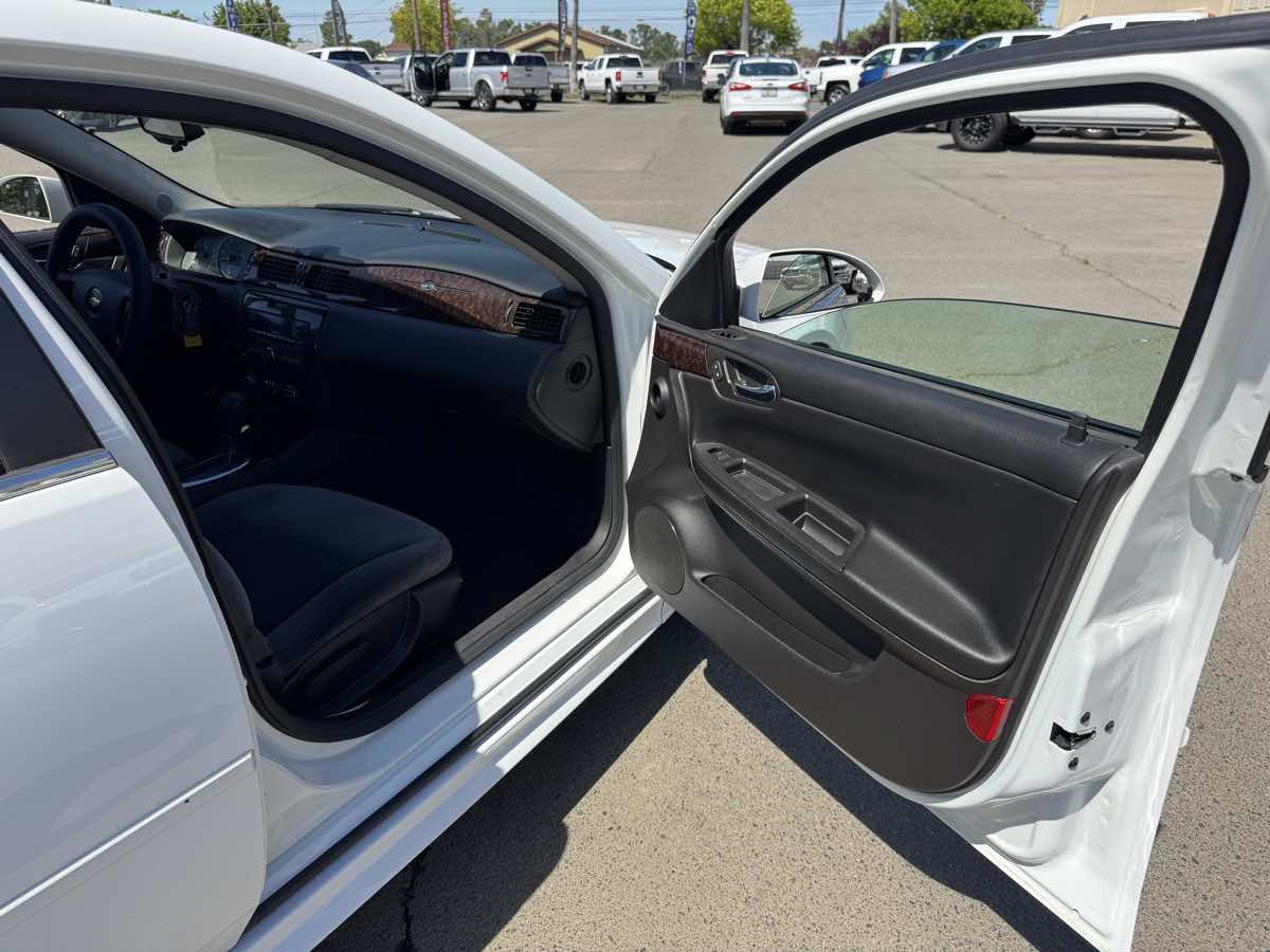 Used 2015 Chevrolet Impala LT image 14