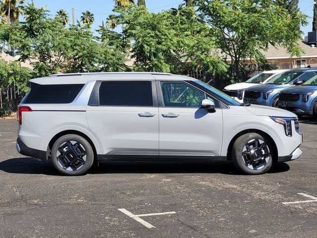 New 2026 Kia Carnival EX FWD image 3