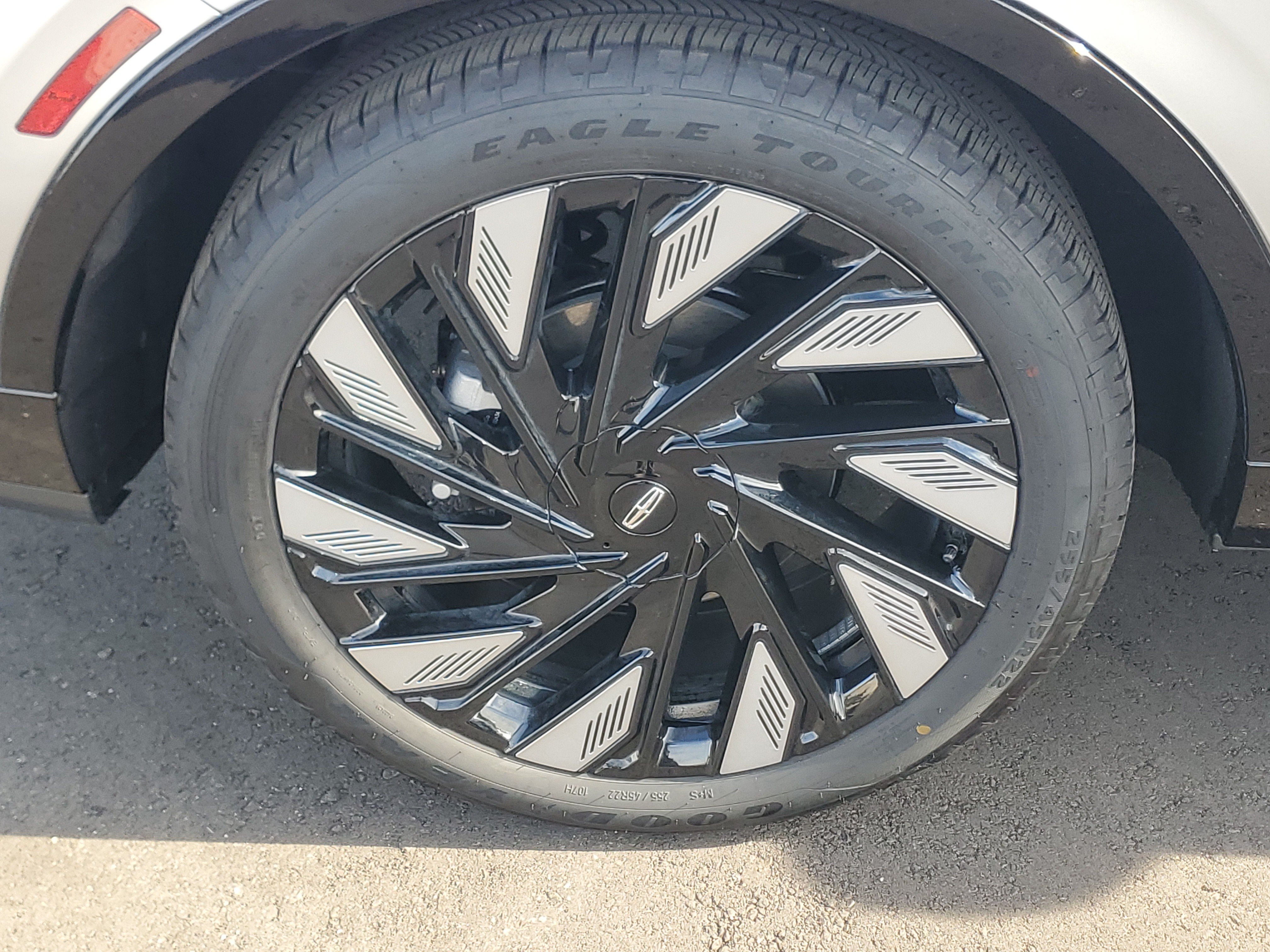 New 2026 Lincoln Nautilus Reserve AWD/4WD image 5