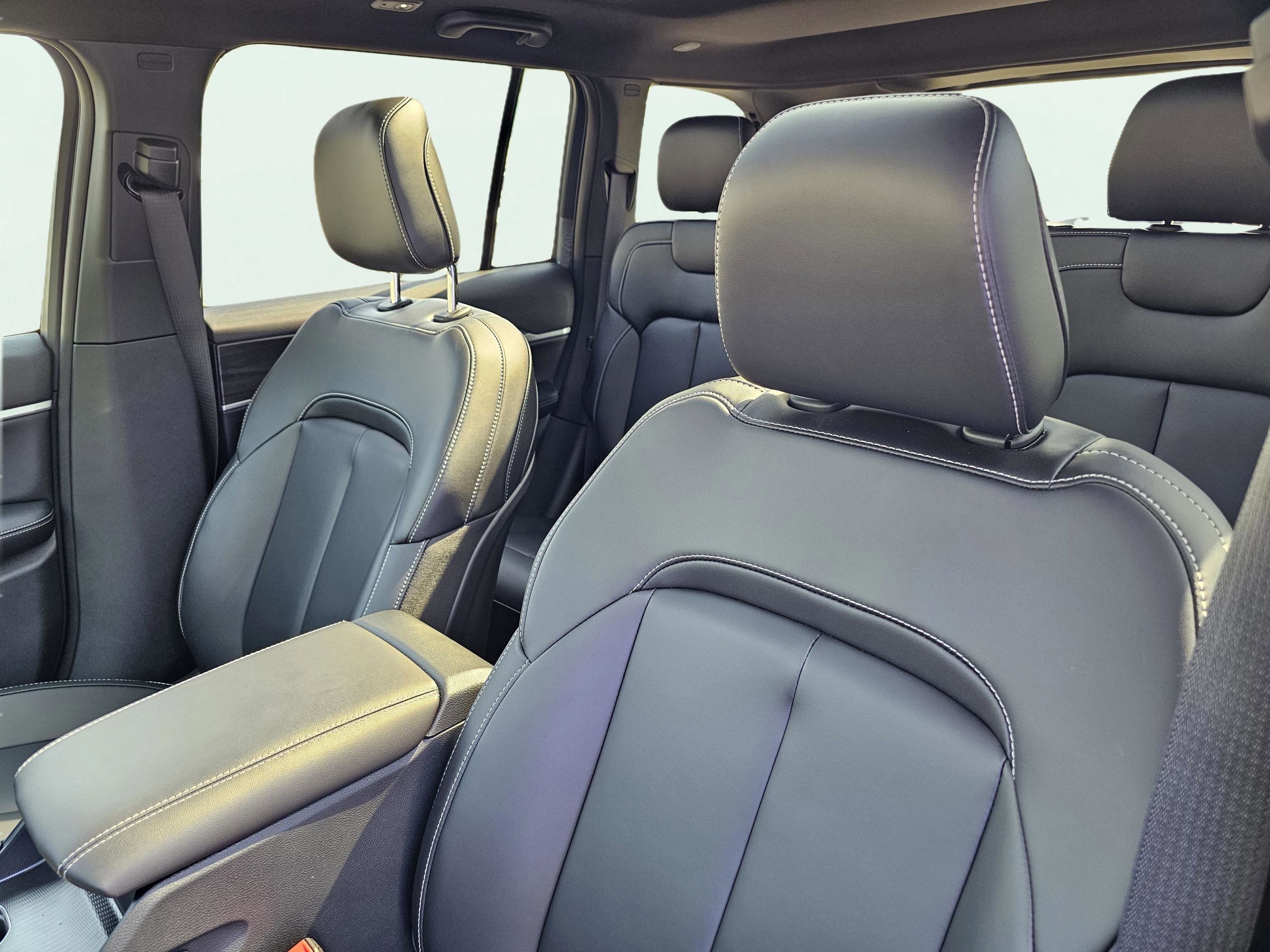 New 2026 Jeep Grand Cherokee Limited w/ Limited Altitude Package image 17