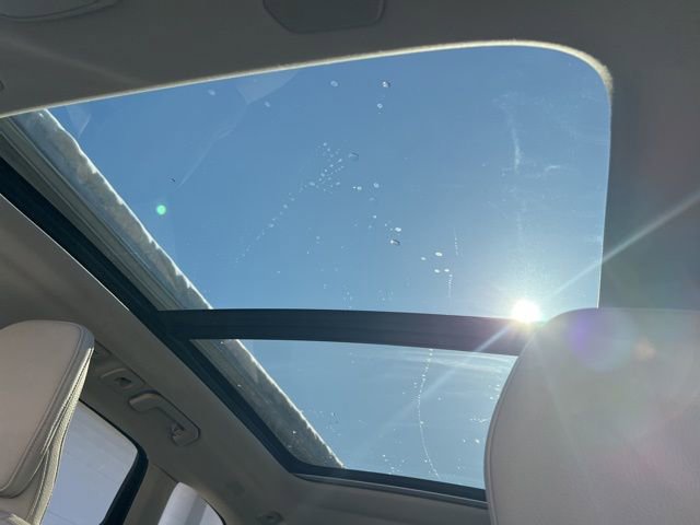 Certified 2025 Volvo XC60 T8 Core image 34