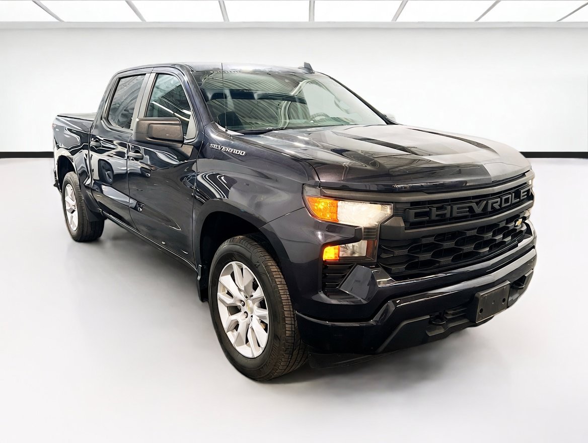 Used 2023 Chevrolet Silverado 1500 Custom RWD image 3