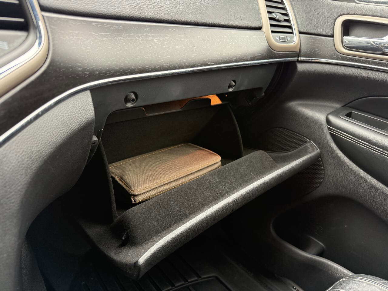 Used 2016 Jeep Grand Cherokee Limited image 25