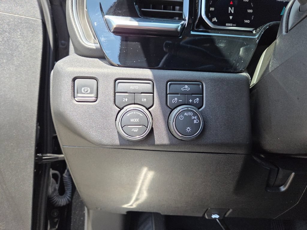 Used 2026 Chevrolet Silverado 1500 LT AWD/4WD image 30
