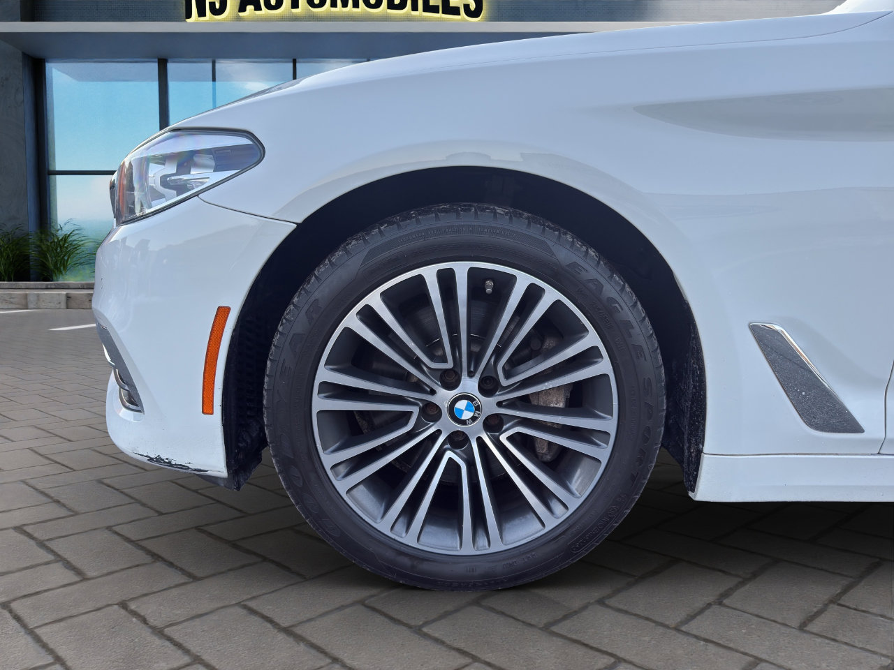 Used 2018 BMW 540i xDrive w/ Premium Package image 22