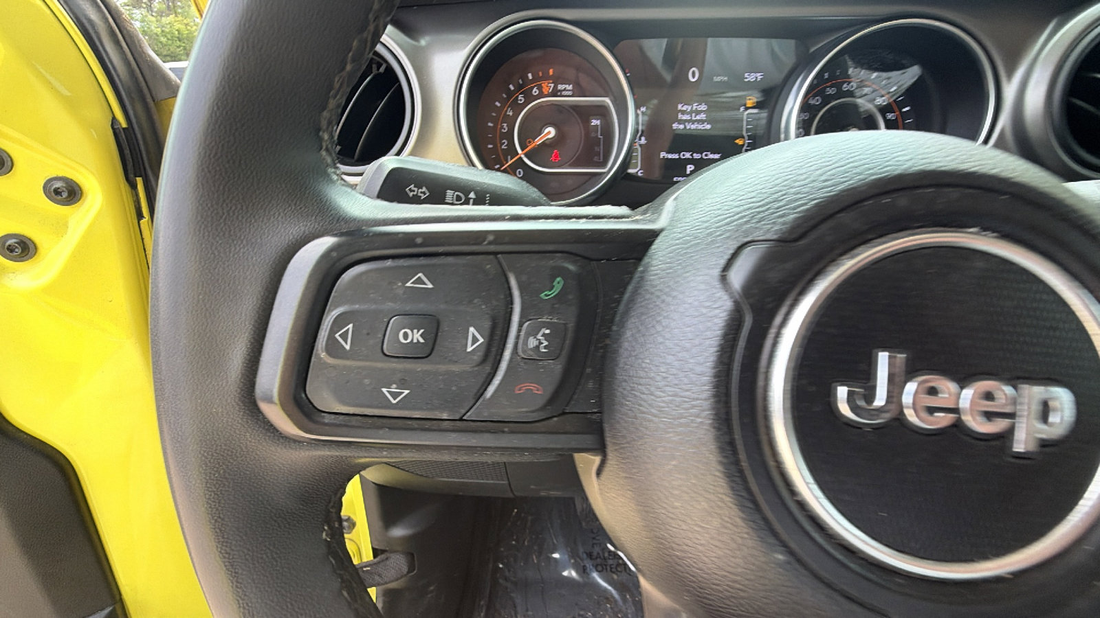 Used 2023 Jeep Gladiator Willys AWD/4WD image 27