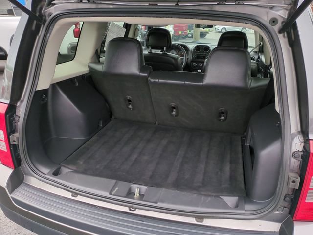 Used 2015 Jeep Patriot High Altitude image 23