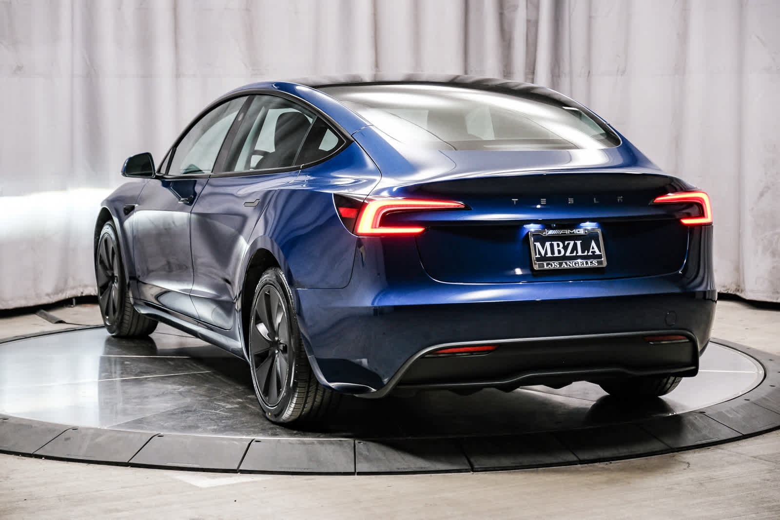 Used 2024 Tesla Model 3 Standard Range RWD image 2