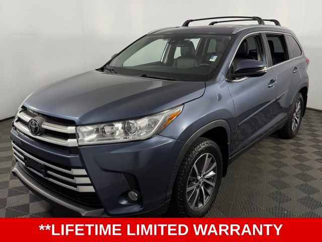 Used 2019 Toyota Highlander XLE image 3
