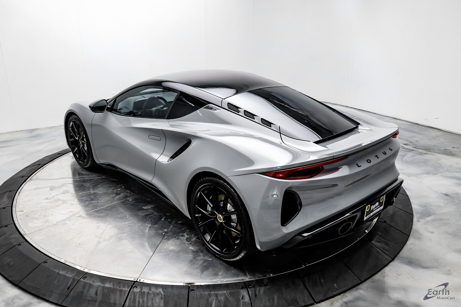 Used 2024 Lotus Emira First Edition image 10