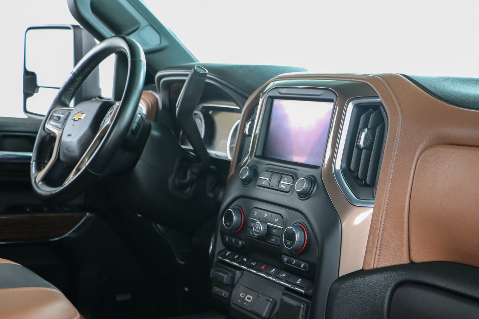 Used 2023 Chevrolet Silverado 2500 High Country w/ Technology Package image 29