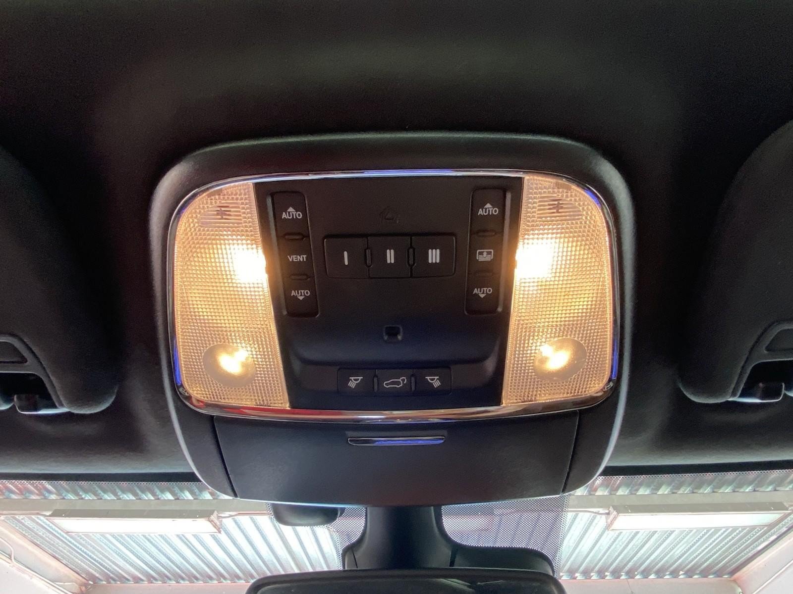 Used 2019 Jeep Grand Cherokee Summit AWD/4WD image 32