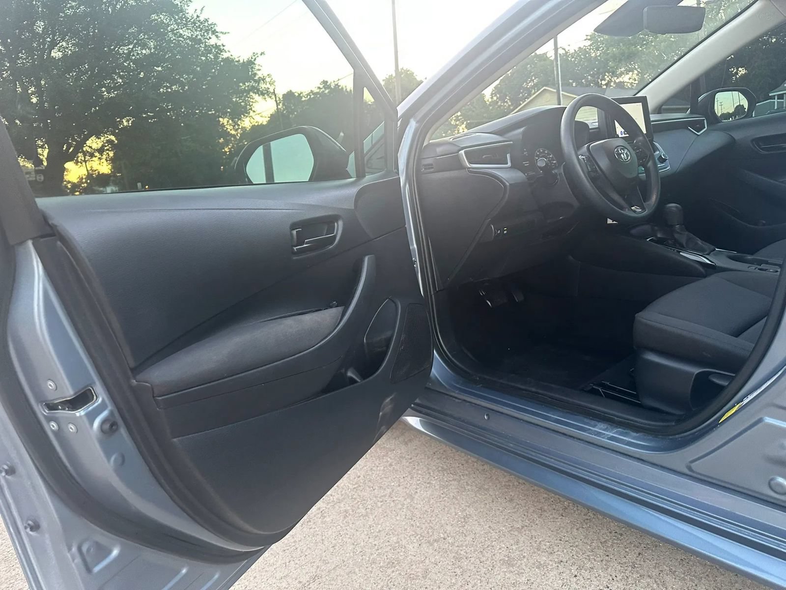 Used 2023 Toyota Corolla LE FWD image 9