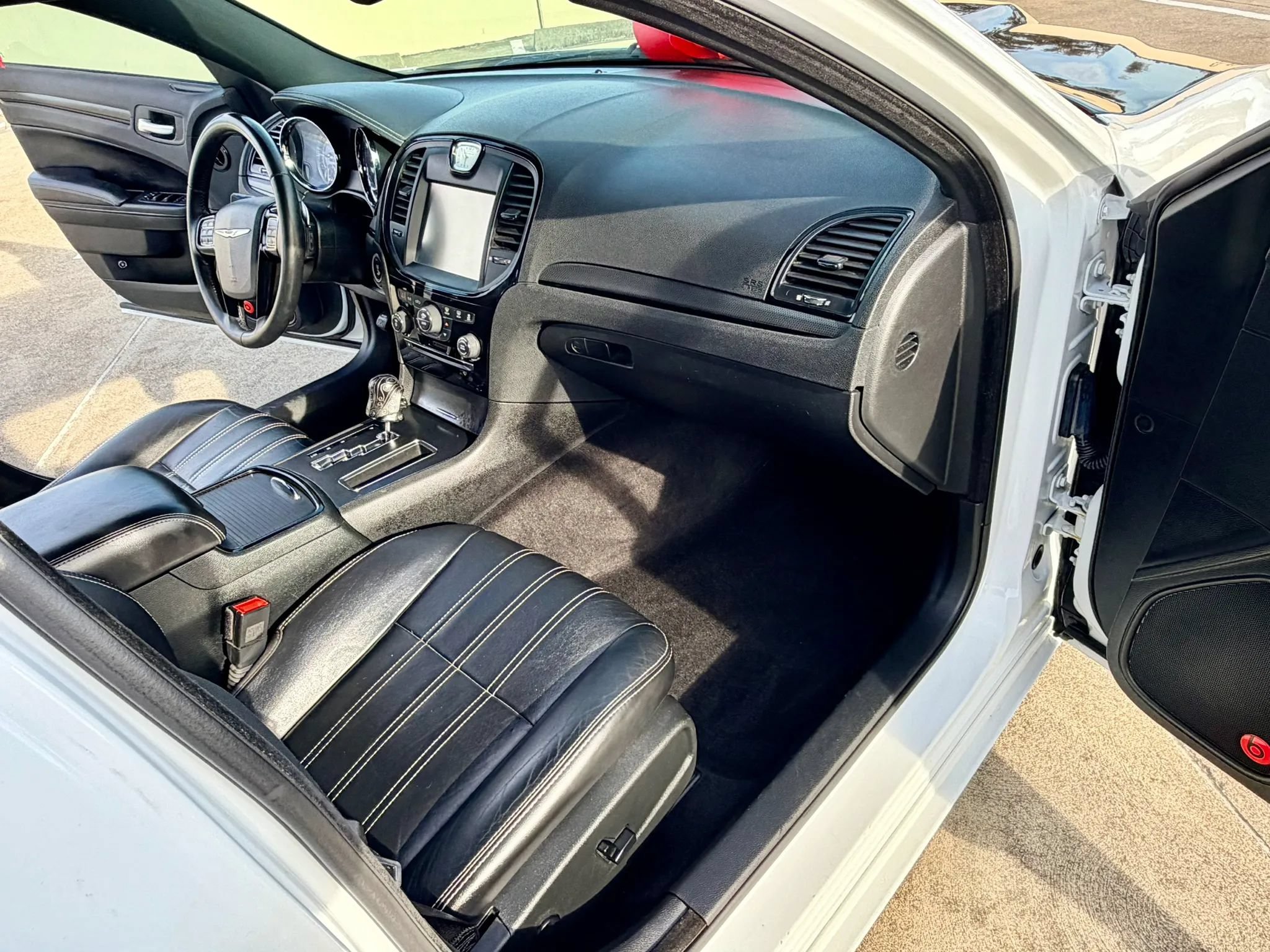 Used 2013 Chrysler 300 S RWD image 30