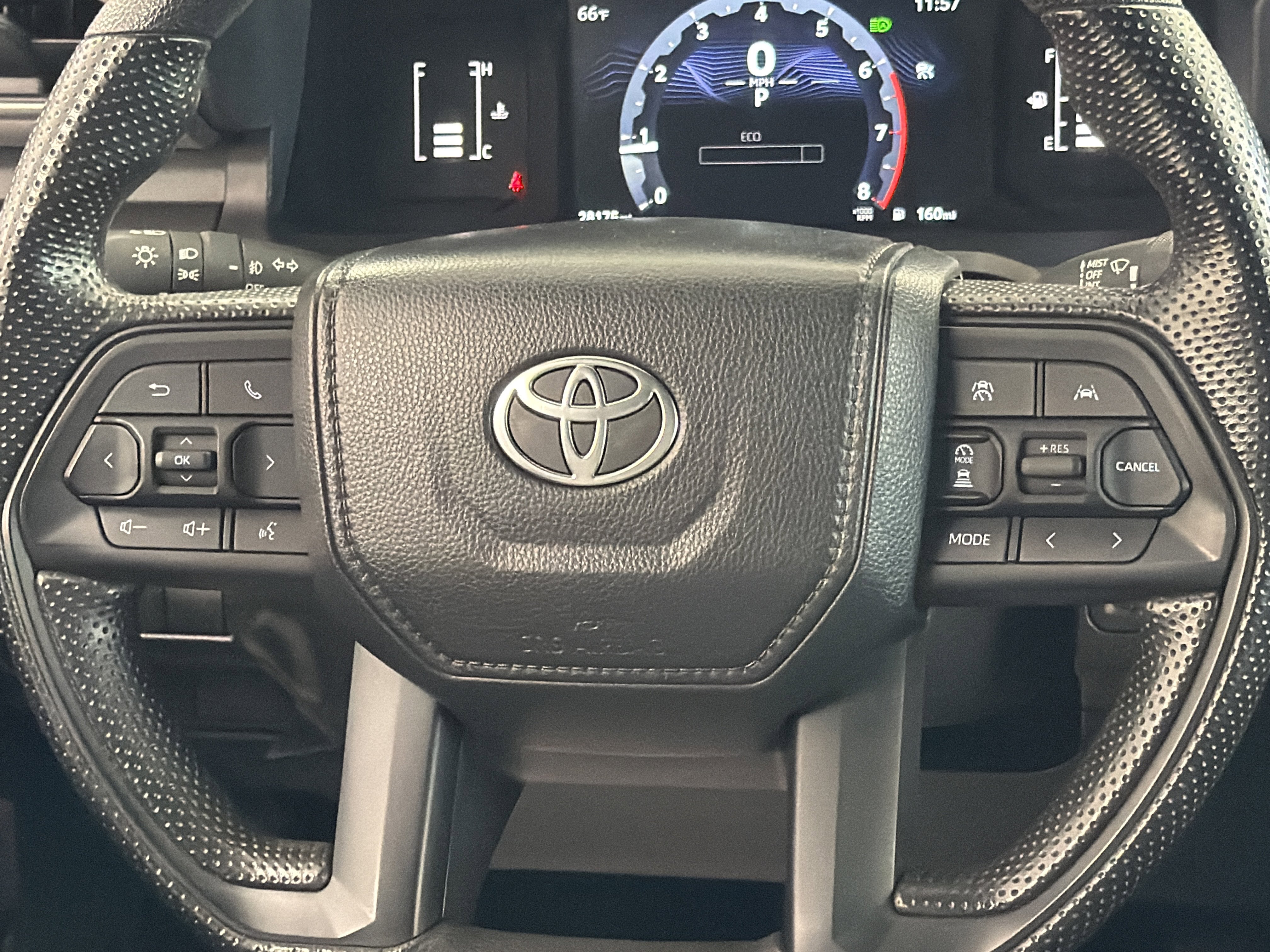 Used 2024 Toyota Tacoma SR5 AWD/4WD image 17